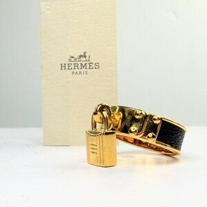 Vintage Gold Tone Kelly Cadena Scarf Ring Black Enamel Lock GS734